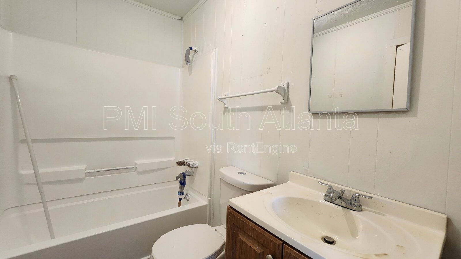 Cozy 2-Bedroom Step-Up Ranch in Griffin – Affordable & Convenient Living! property image