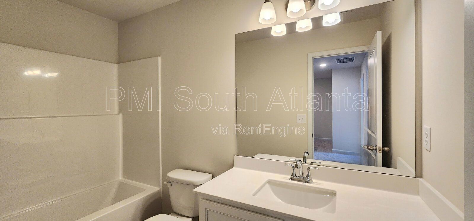 Modern Luxury Townhome – 3BR/2.5BA, Garage, Patio, $2,200/mo – McDonough, GA property image