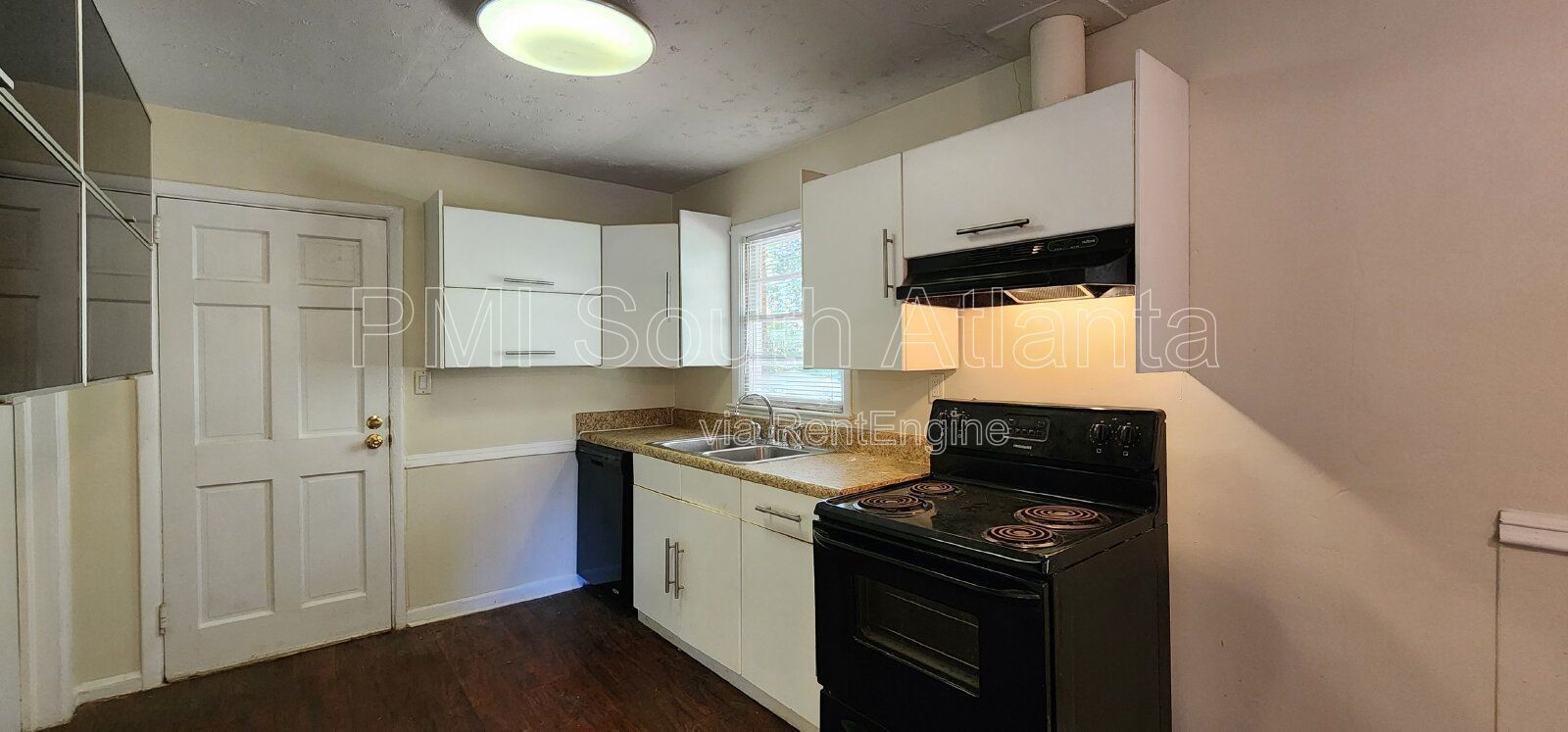 Charming 3-Bed, 1-Bath Ranch with Spacious Deck and Yard property image