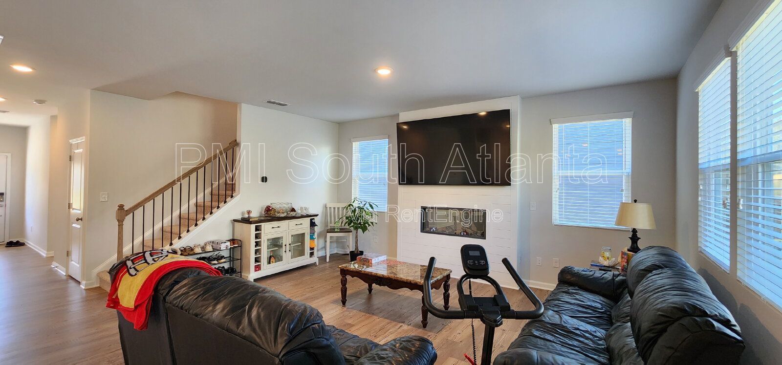 Spacious 5-Bedroom, 4-Bathroom Home with 2 Ensuites! property image