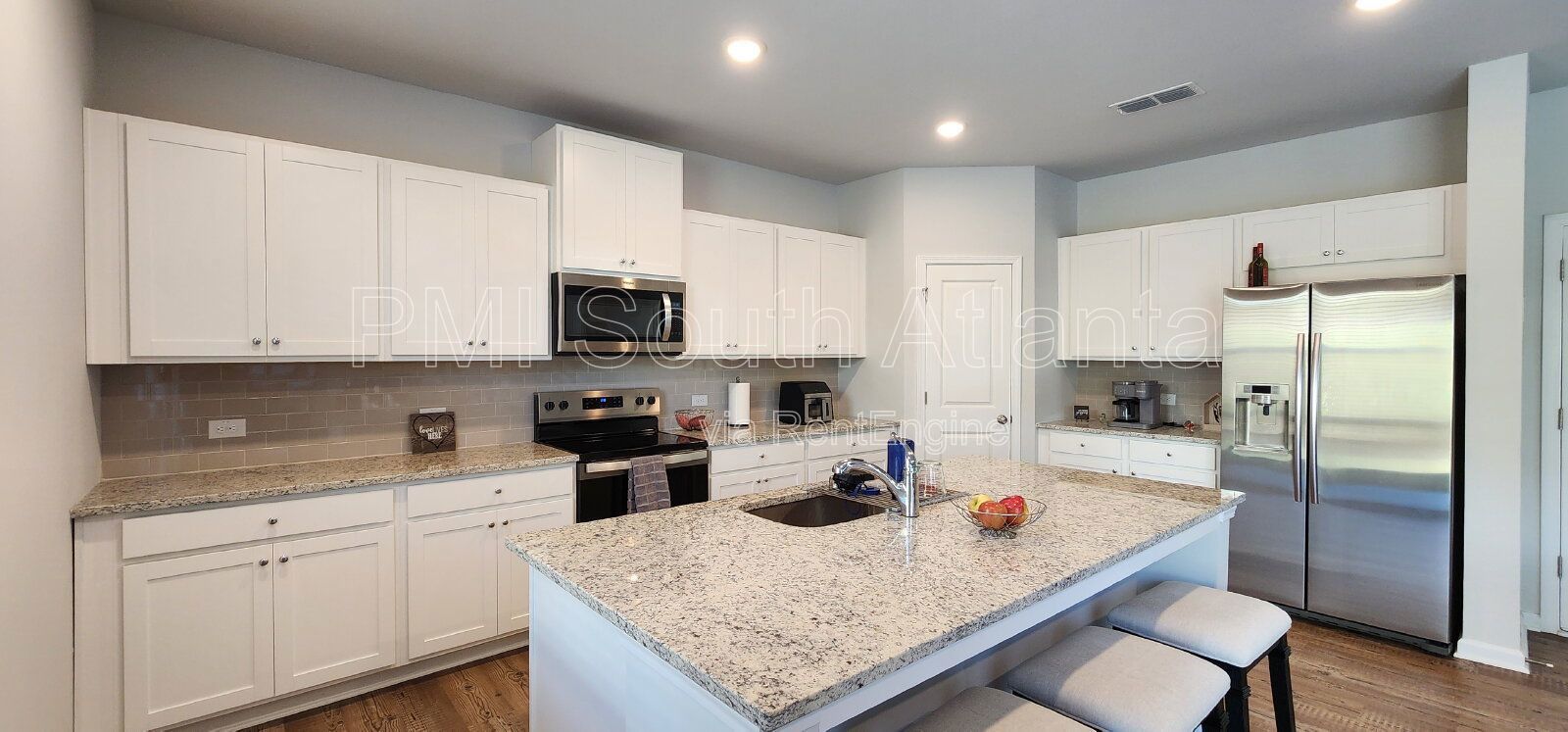 Spacious 5-Bedroom, 4-Bathroom Home with 2 Ensuites! property image