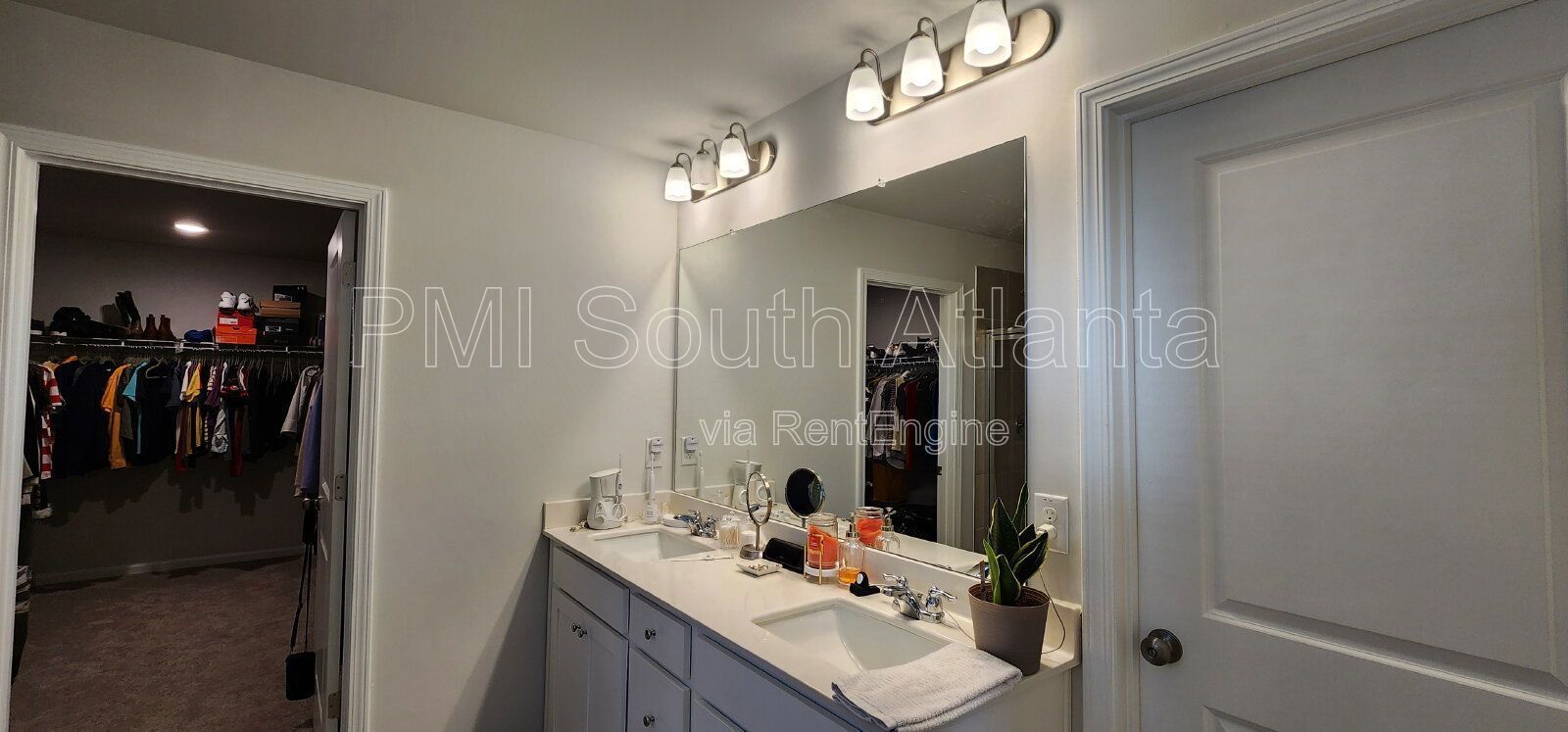 Spacious 5-Bedroom, 4-Bathroom Home with 2 Ensuites! property image