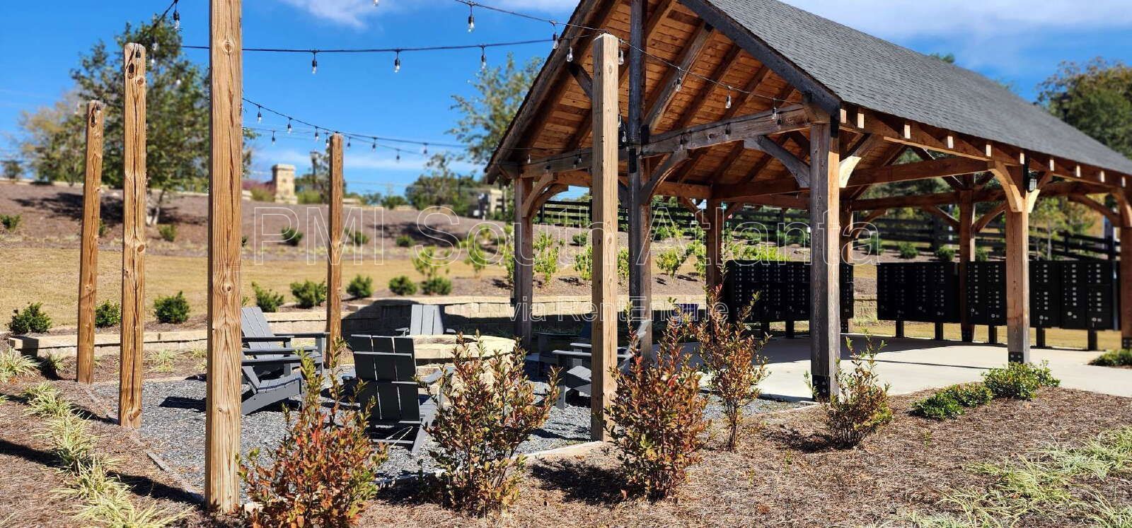 Spacious 5-Bedroom, 4-Bathroom Home with 2 Ensuites! property image