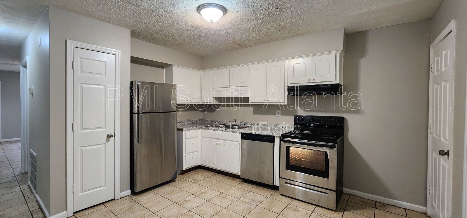 Cozy 3-Bed, 1-Bath Triplex in the city of Fairburn property image