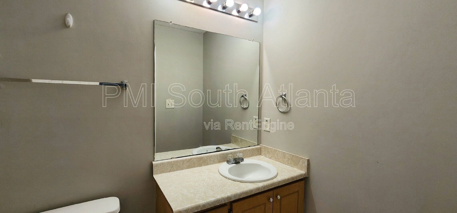 Spacious 2BR / 2.5BA Townhouse in Griffin | $1,300 | Ensuite Baths, Pet Friendly property image