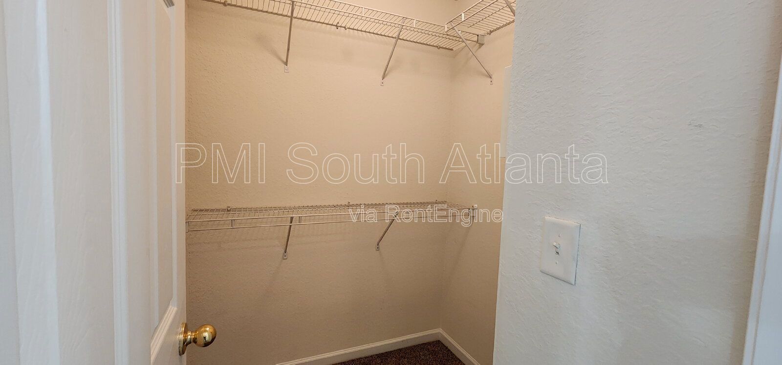 Charming 4-Bedroom, 2.5-Bathroom Townhome in Riverdale property image