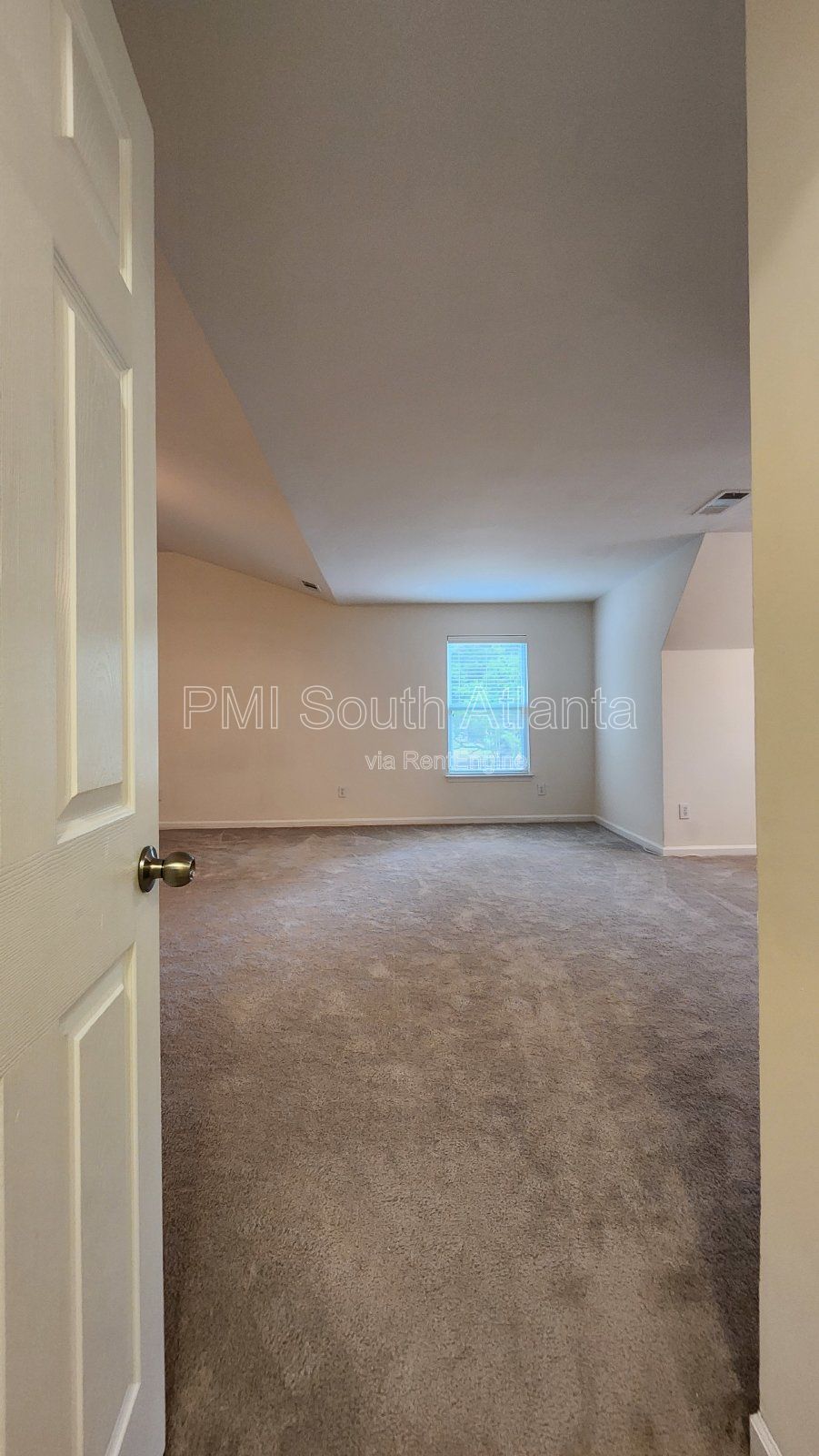 Spacious 5-Bedroom Rental with Modern Upgrades and Prime Location! property image