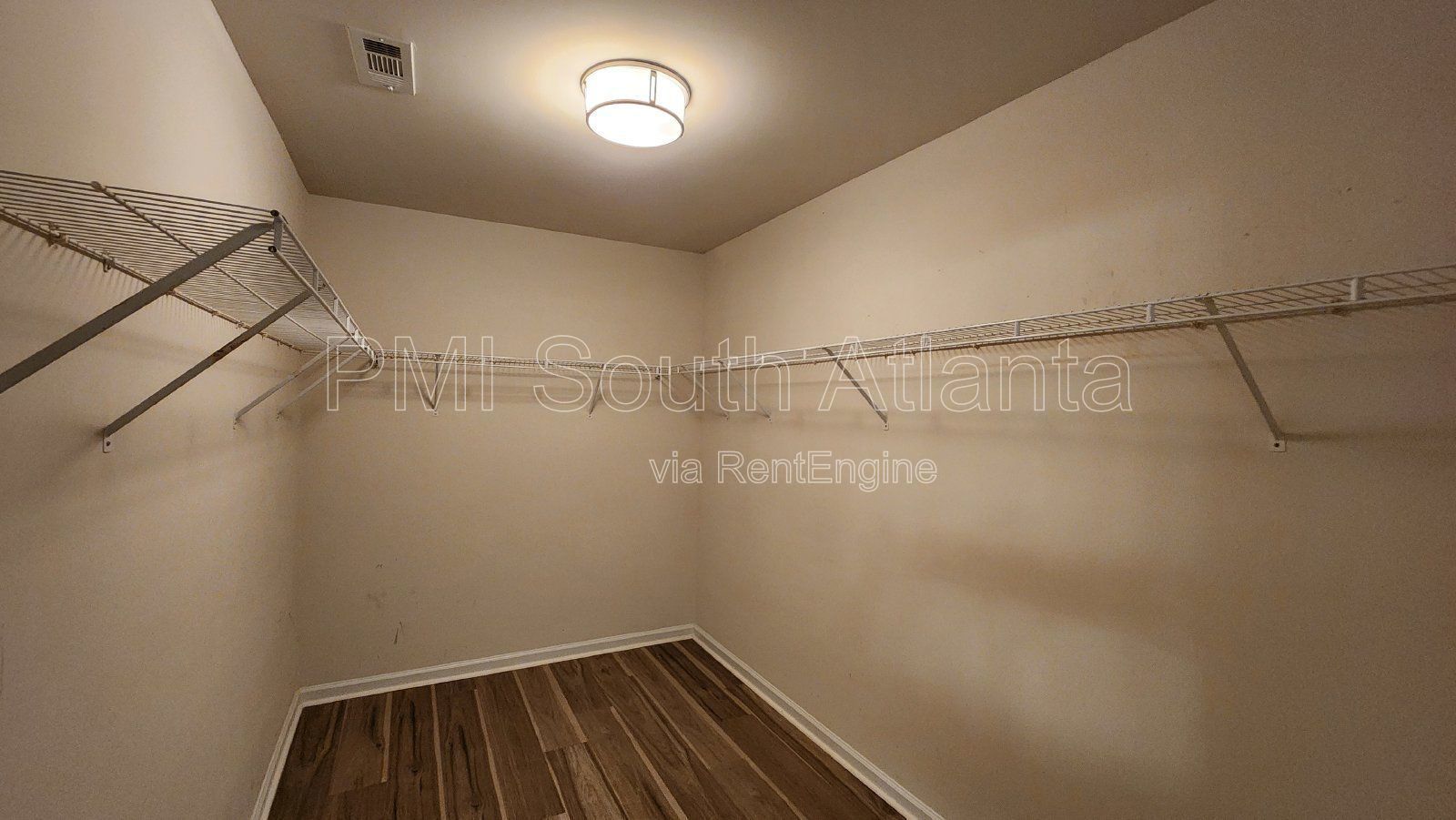 Spacious 5-Bedroom Rental with Modern Upgrades and Prime Location! property image