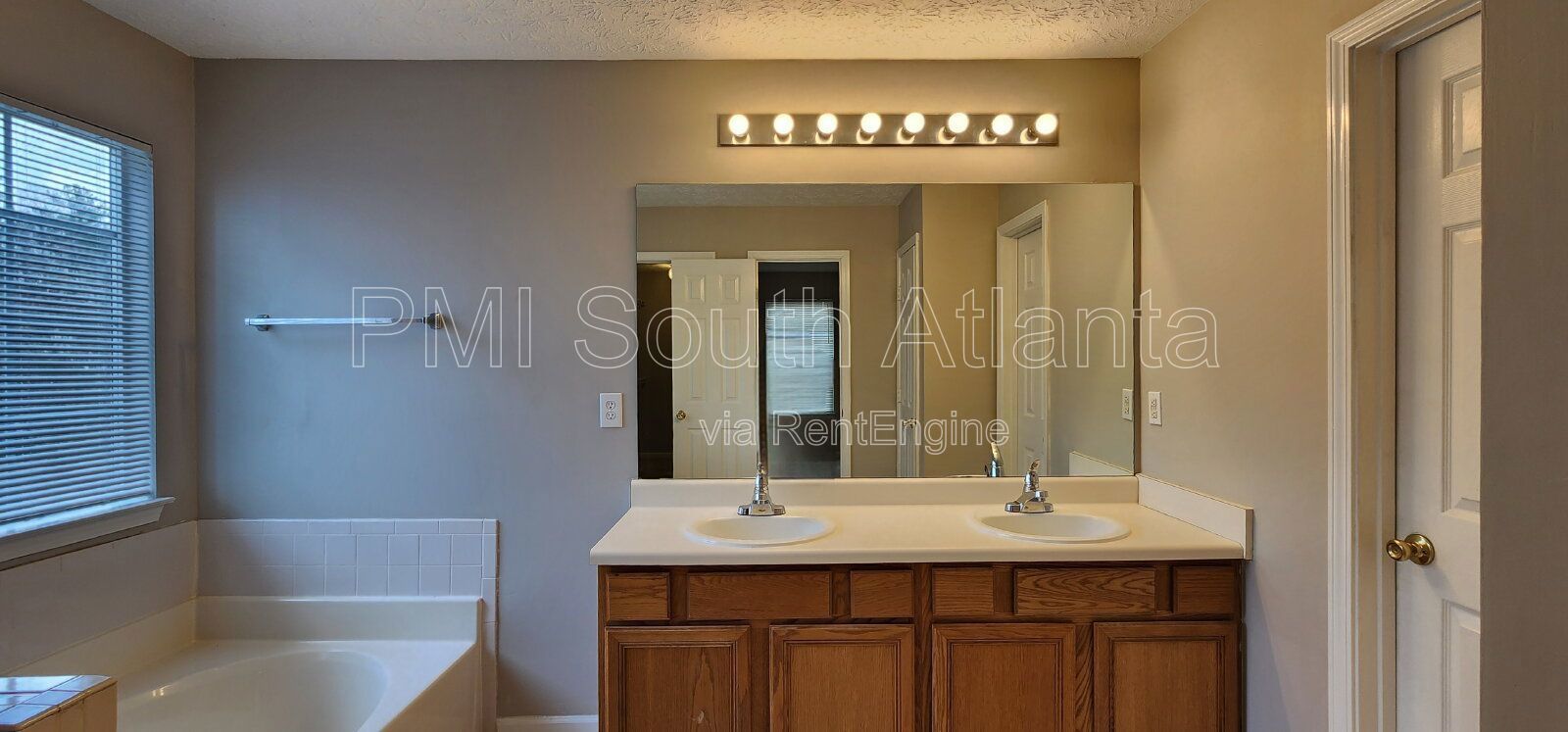 3BR / 2.5BA Two-Story Home with Soaring Living Room, Fireplace, Updated Kitchen with Gas Stove, and Private Backyard Deck – $1,800/Month property image