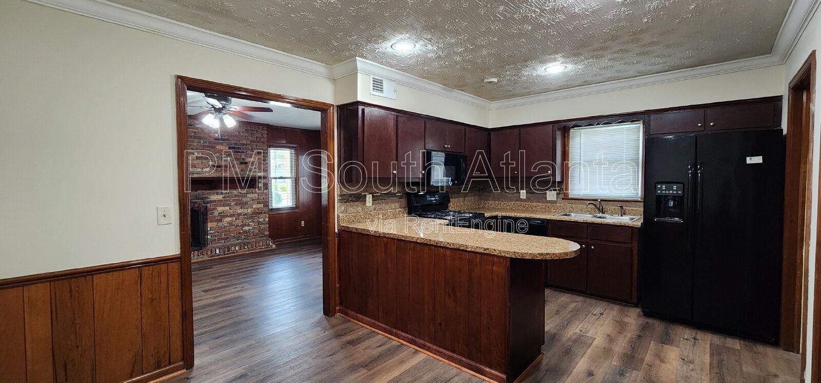 4 Bedrooms | 2 Bathrooms | 2,041 Sq Ft | Pet Friendly property image