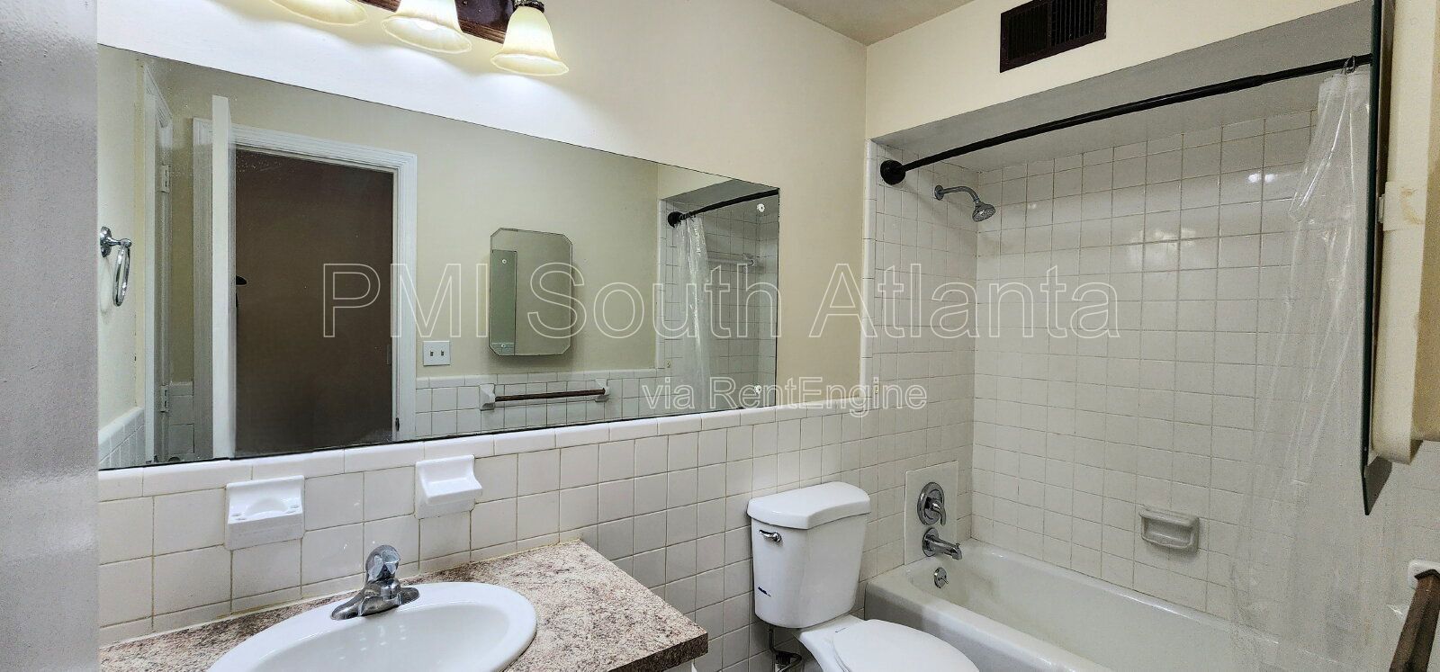 4 Bedrooms | 2 Bathrooms | 2,041 Sq Ft | Pet Friendly property image