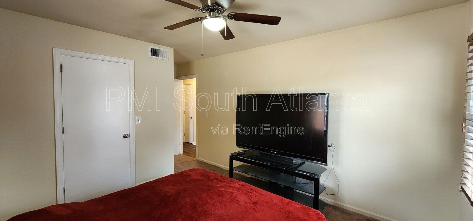 4 Bedrooms | 2 Bathrooms | 2,041 Sq Ft | Pet Friendly property image