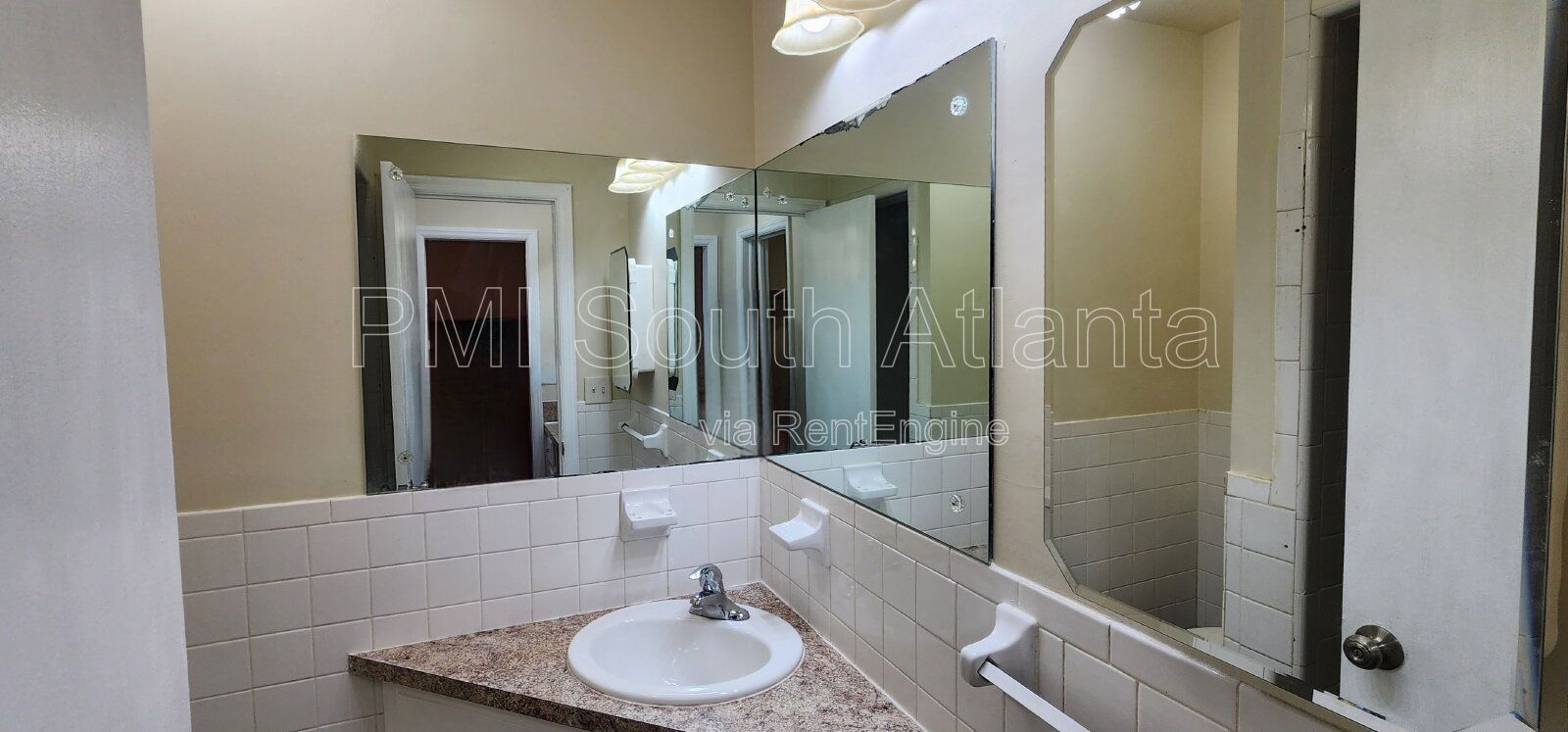 4 Bedrooms | 2 Bathrooms | 2,041 Sq Ft | Pet Friendly property image