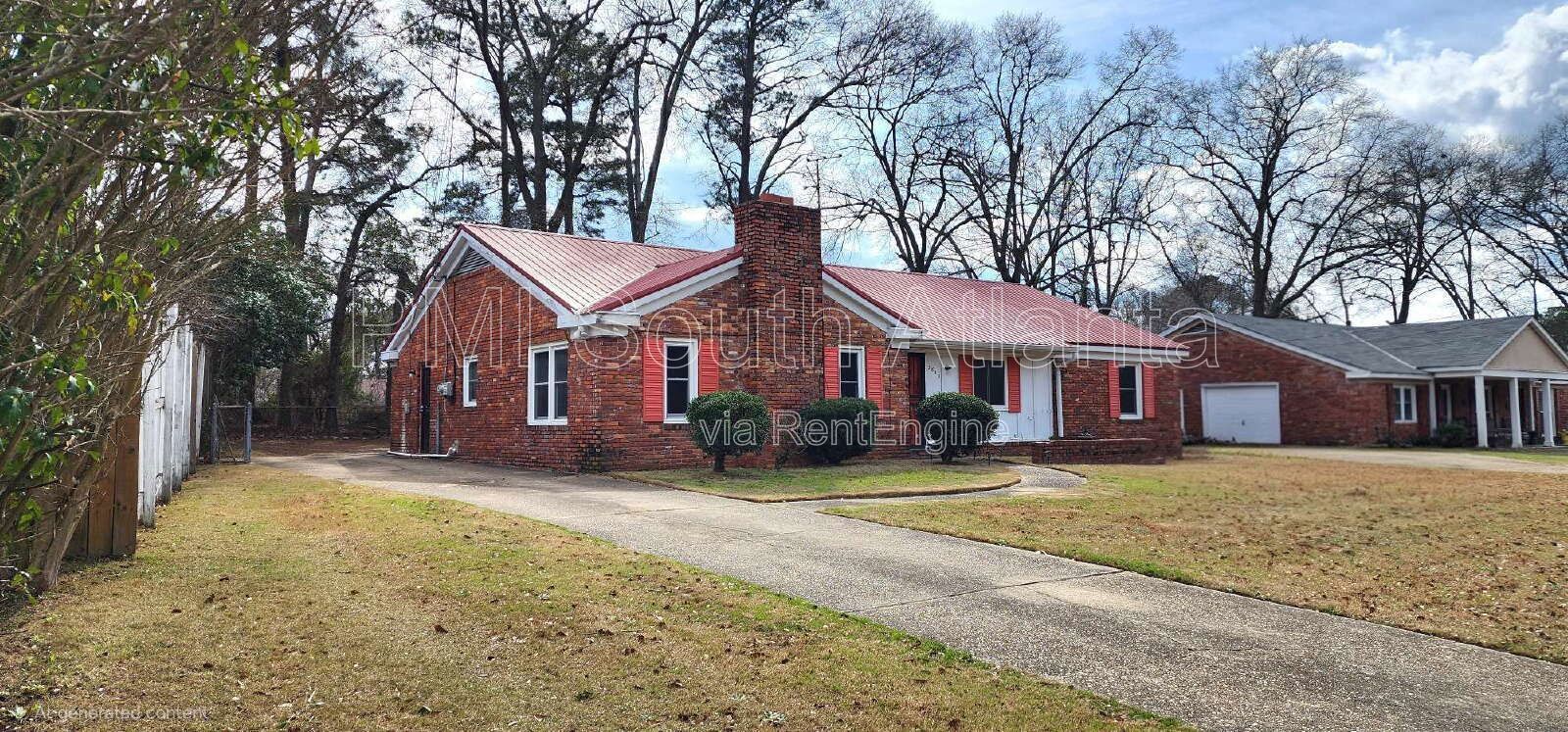 4 Bedrooms | 2 Bathrooms | 2,041 Sq Ft | Pet Friendly property image