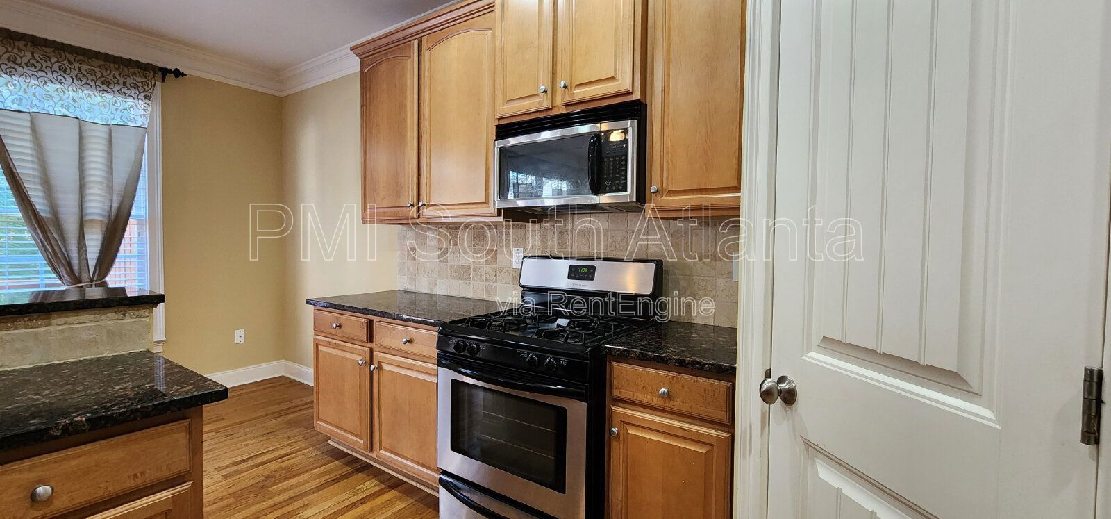 Executive Townhome for Rent in Peachtree City | Walk to Shopping | 3 Bed w/ Private Baths | $2,650 property image