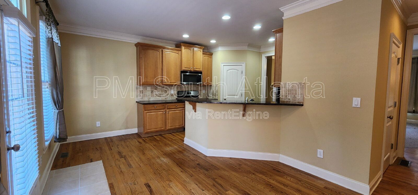 Executive Townhome for Rent in Peachtree City | Walk to Shopping | 3 Bed w/ Private Baths | $2,650 property image