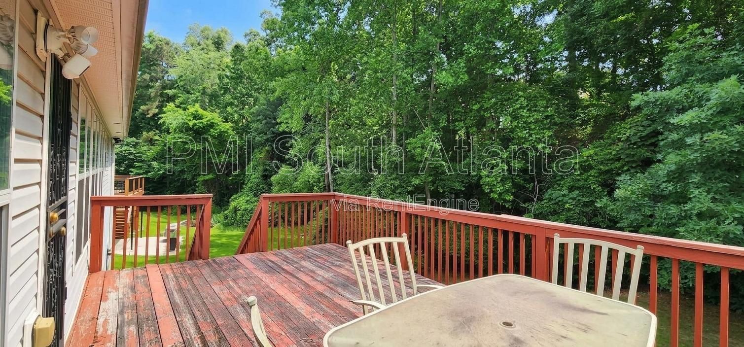 $3,000 | Furnished 5BR Home for Rent in Conley | Flexible Lease Terms | Finished Basement | 2,656 Sq Ft property image