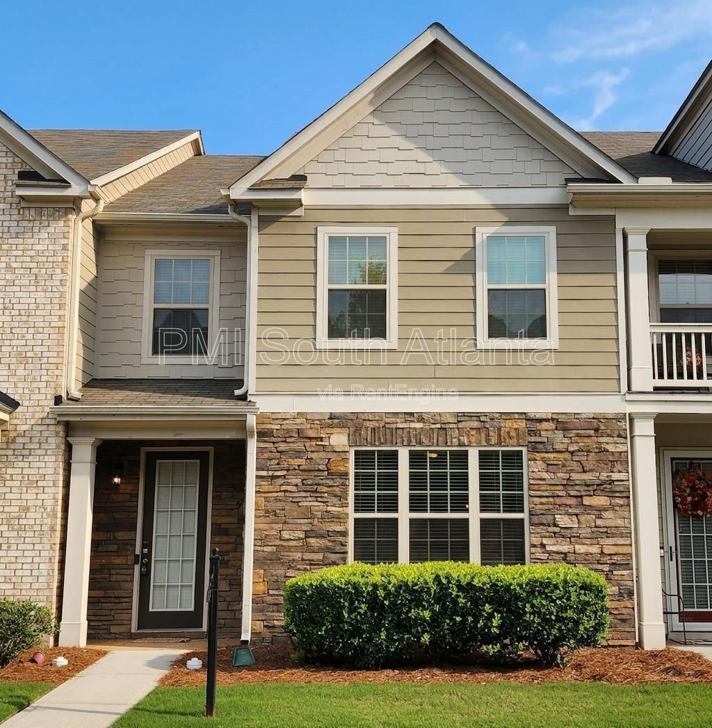 Luxury 3 Bedroom Townhome for Rent in Fairburn, GA | Pool & Tennis Community | Washer & Dryer Included | $2,350/Month property image