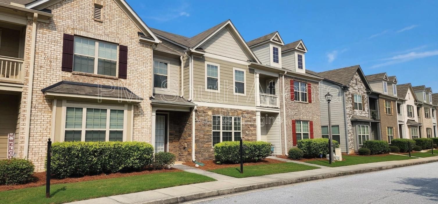 Luxury 3 Bedroom Townhome for Rent in Fairburn, GA | Pool & Tennis Community | Washer & Dryer Included | $2,350/Month property image