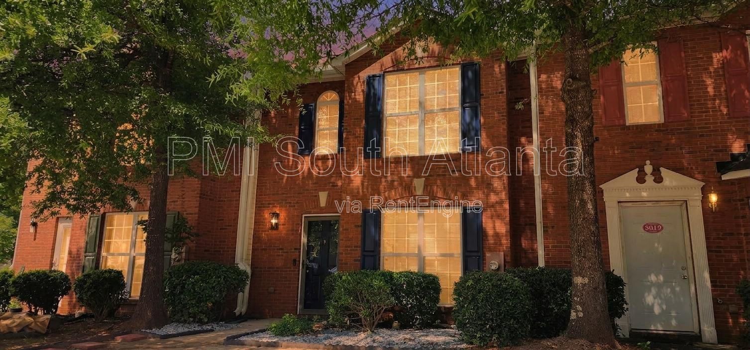 Fully Renovated 3BR/2.5BA Townhome | 1,560 SF | Stainless Steel Appliances | Private Patio | $1,695/Month property image