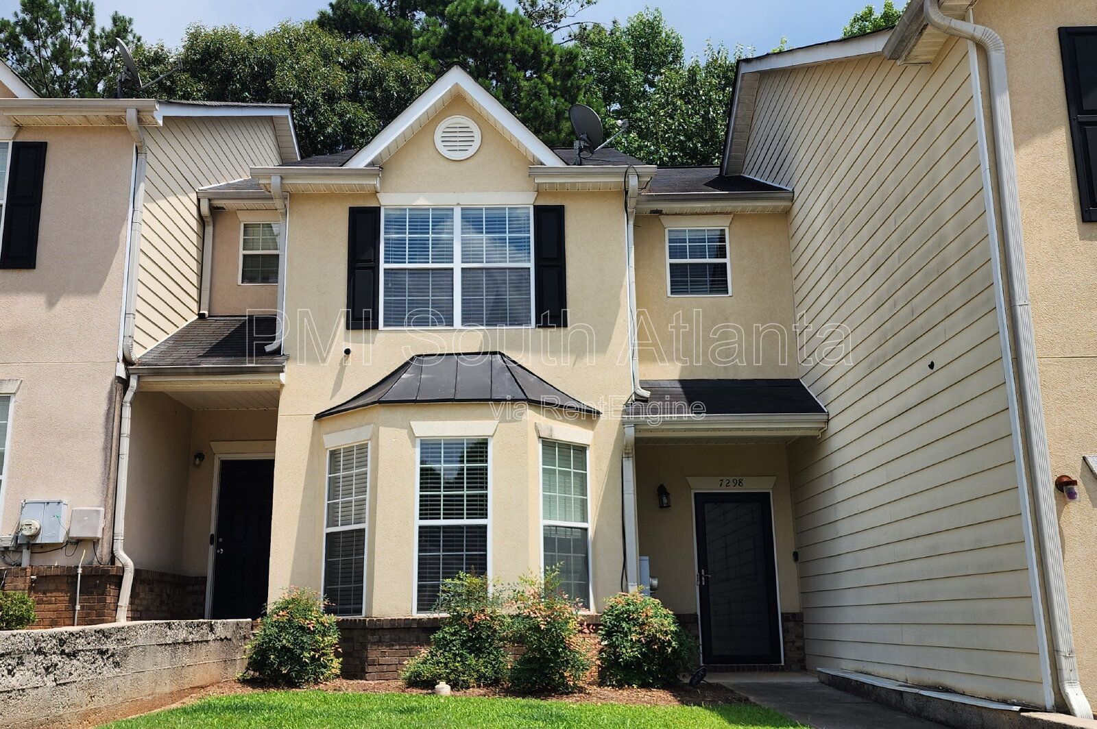 Spacious 3BR/2.5BA Townhome with Lawn Care Included | Pets Welcome | 7298 Wagon Wheel Ct, Jonesboro, GA property image