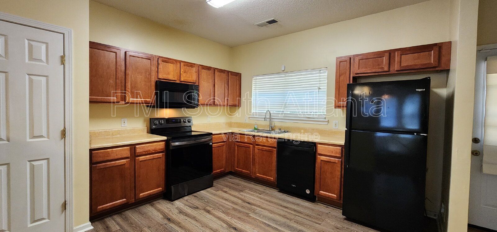 Spacious 3BR/2.5BA Townhome with Lawn Care Included | Pets Welcome | 7298 Wagon Wheel Ct, Jonesboro, GA property image