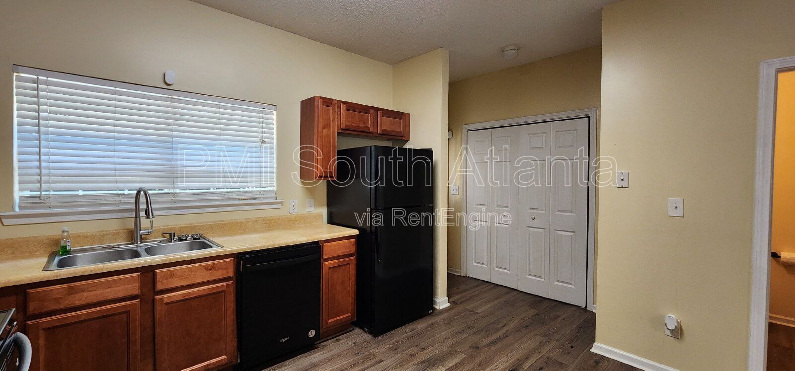Spacious 3BR/2.5BA Townhome with Lawn Care Included | Pets Welcome | 7298 Wagon Wheel Ct, Jonesboro, GA property image