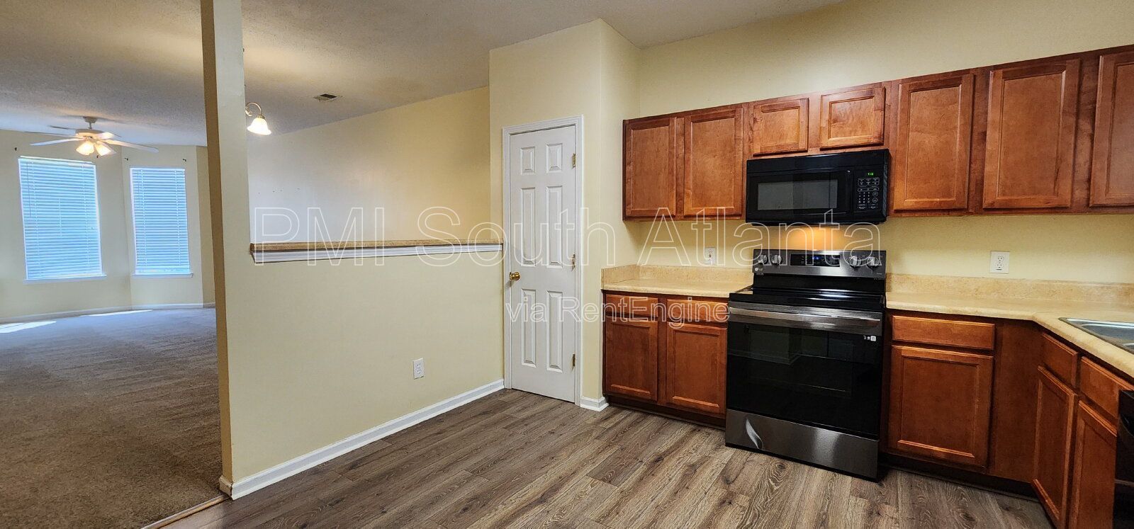 Spacious 3BR/2.5BA Townhome with Lawn Care Included | Pets Welcome | 7298 Wagon Wheel Ct, Jonesboro, GA property image