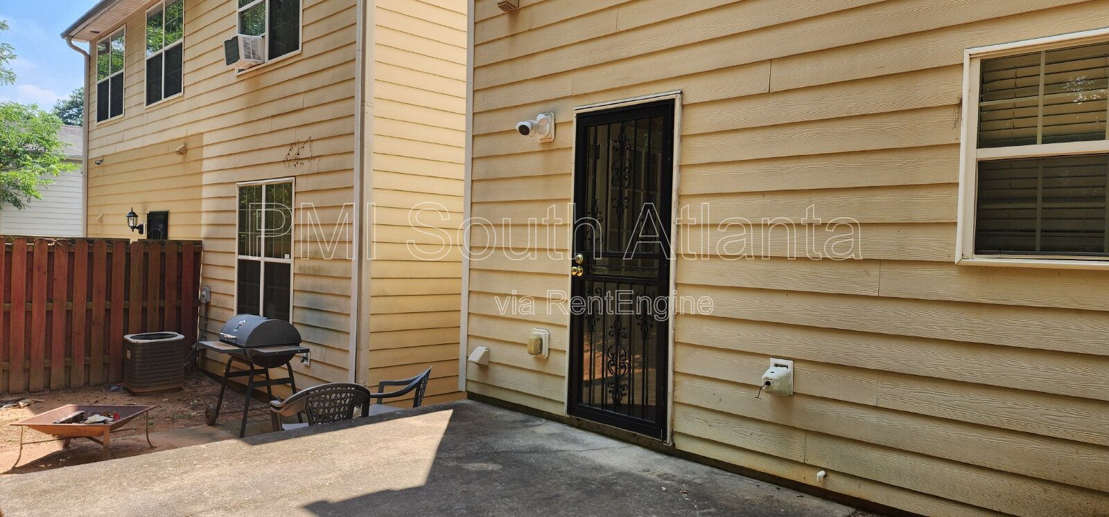 Spacious 3BR/2.5BA Townhome with Lawn Care Included | Pets Welcome | 7298 Wagon Wheel Ct, Jonesboro, GA property image