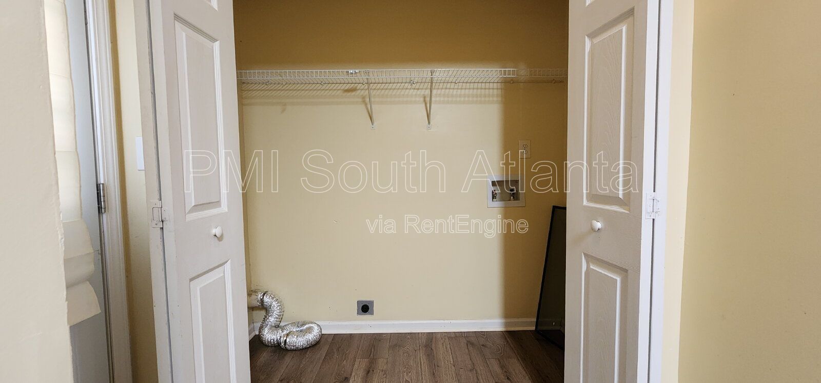 Spacious 3BR/2.5BA Townhome with Lawn Care Included | Pets Welcome | 7298 Wagon Wheel Ct, Jonesboro, GA property image