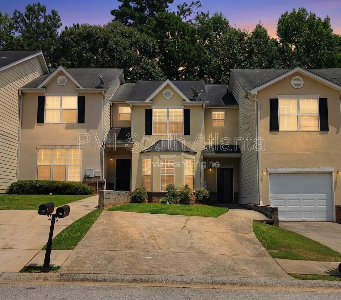 Spacious 3BR/2.5BA Townhome with Lawn Care Included | Pets Welcome | 7298 Wagon Wheel Ct, Jonesboro, GA property image