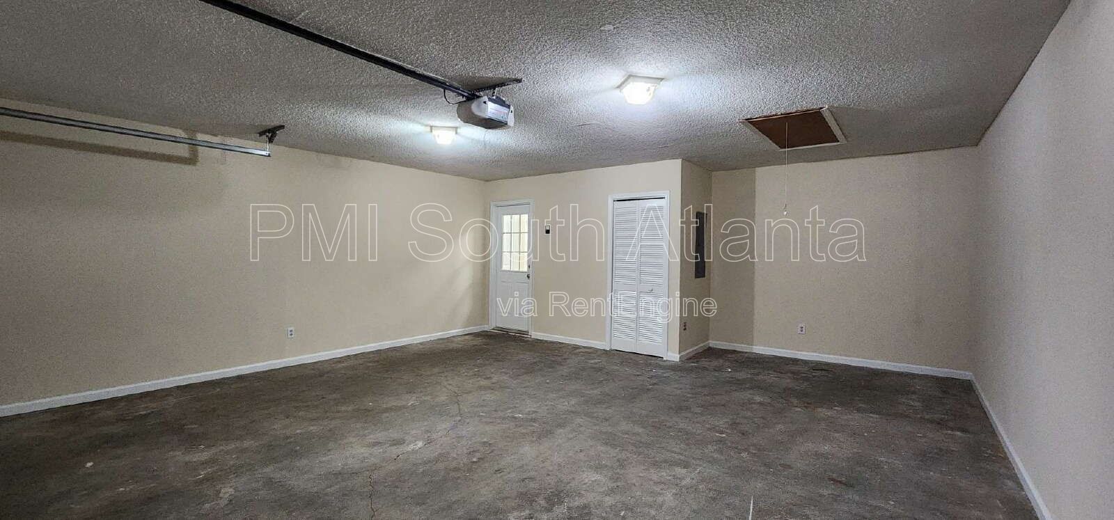 Freshly Renovated 3BR/2BA Ranch | Vaulted Ceilings | 2-Car Garage | Cul-de-Sac | $1,750/Month property image