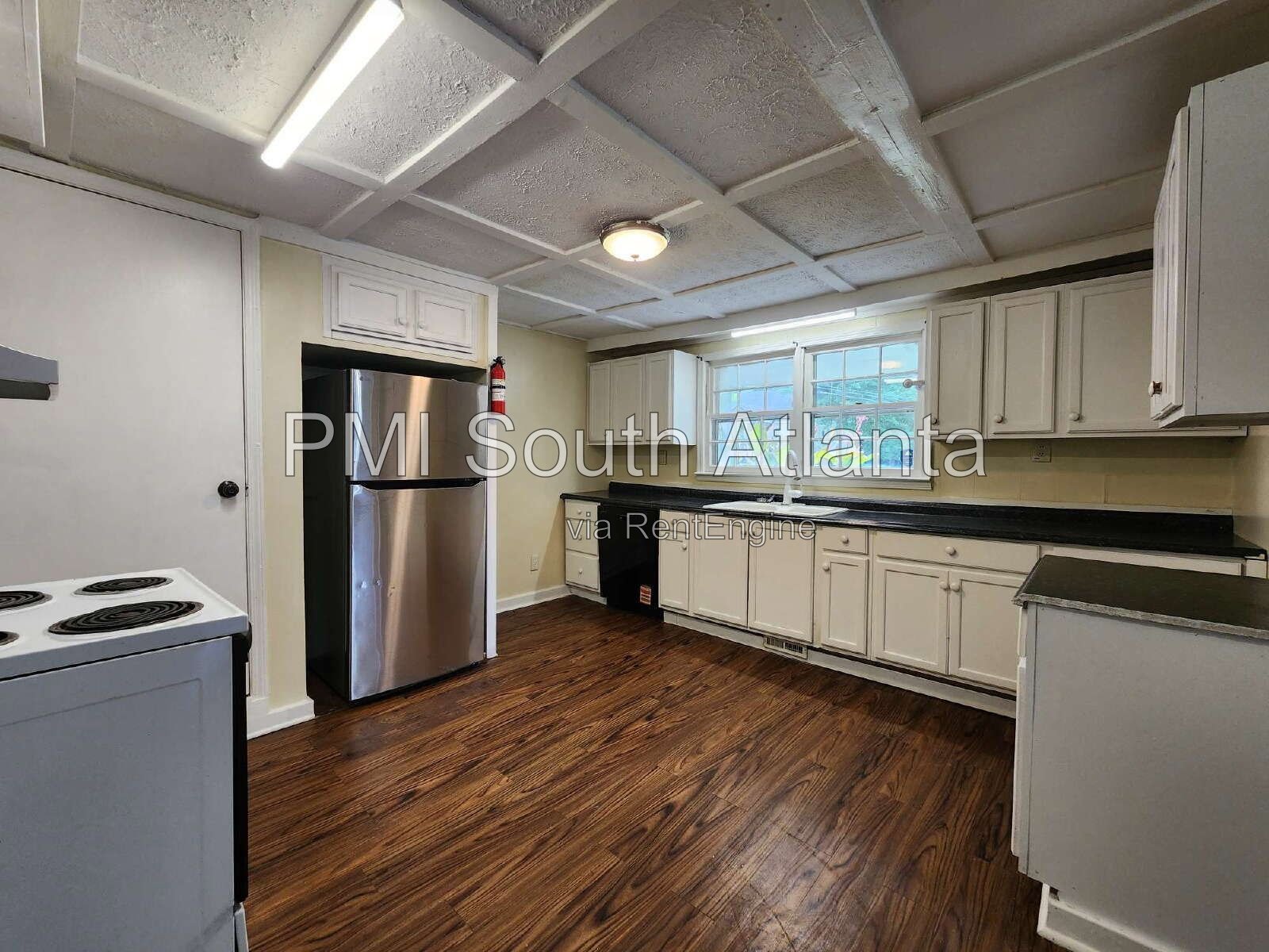 Charming 3 Bedroom Home with Huge Backyard in the Heart of Griffin! property image
