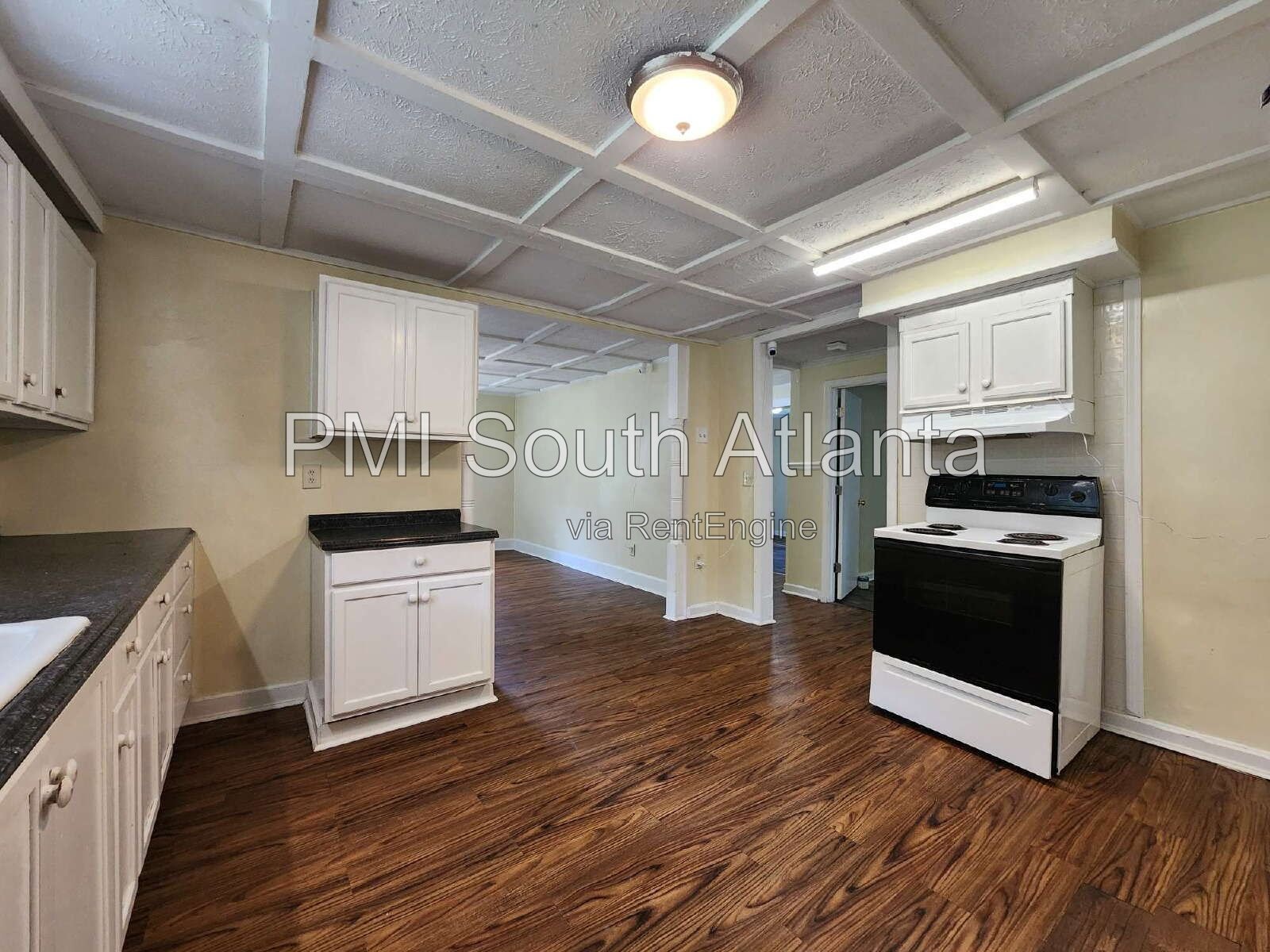 Charming 3 Bedroom Home with Huge Backyard in the Heart of Griffin! property image