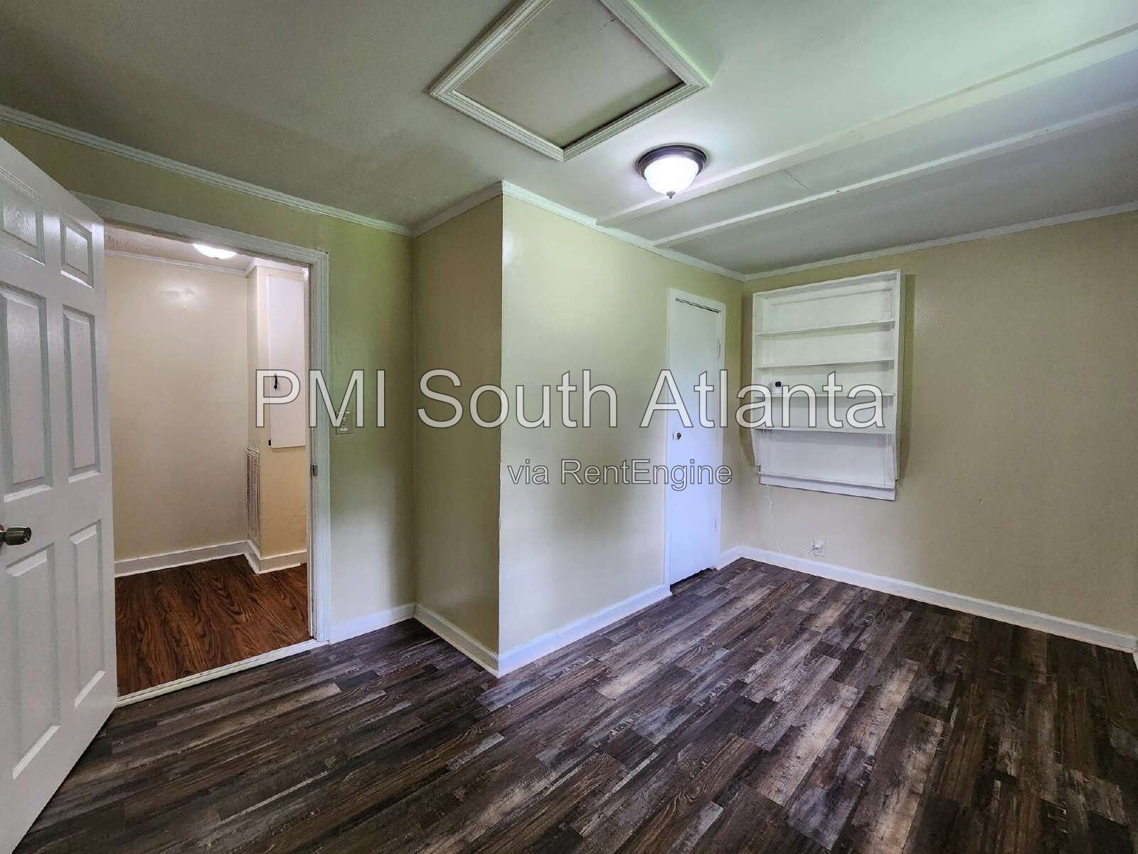 Charming 3 Bedroom Home with Huge Backyard in the Heart of Griffin! property image