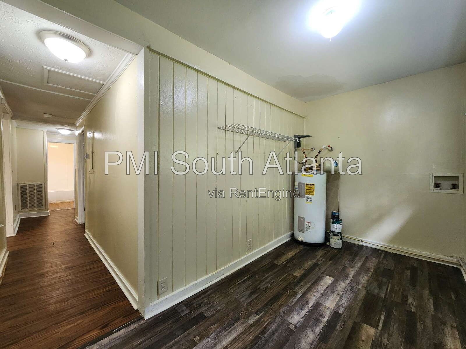 Charming 3 Bedroom Home with Huge Backyard in the Heart of Griffin! property image