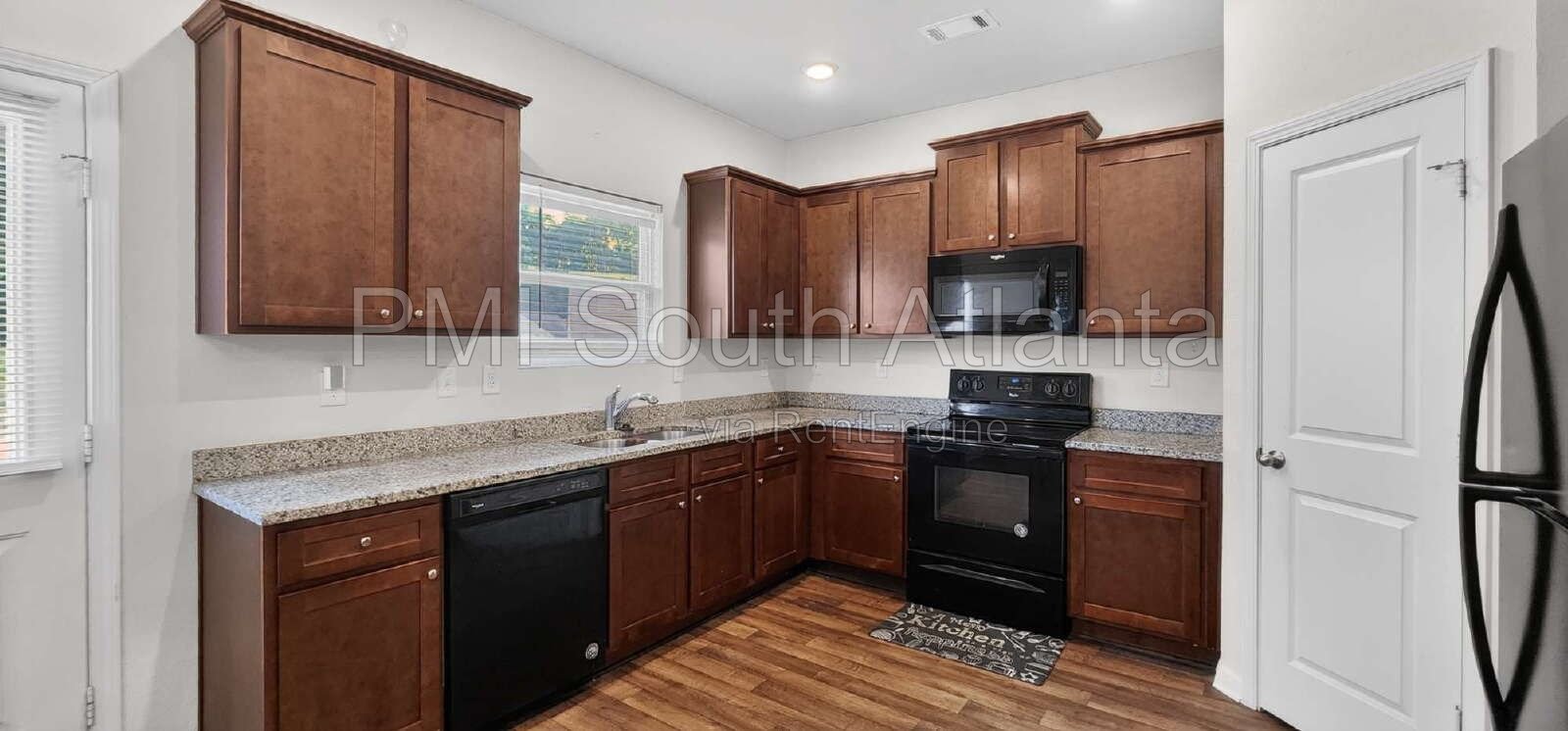 PRIVATE FURNISHED BEDROOM | UTILITIES & WIFI INCLUDED | PROFESSIONAL SHARED LIVING | COVINGTON, GA | $875/MONTH property image