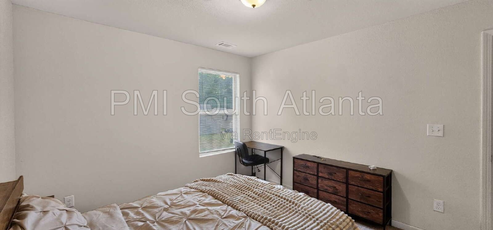 PRIVATE FURNISHED BEDROOM | UTILITIES & WIFI INCLUDED | PROFESSIONAL SHARED LIVING | COVINGTON, GA | $875/MONTH property image