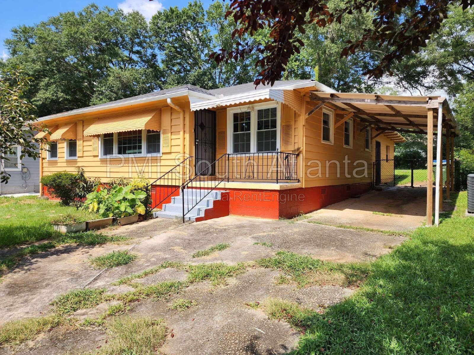 3-Bedroom Atlanta Home for Rent – Hardwood Floors, Huge Backyard & Covered Parking | $1,495/Month property image