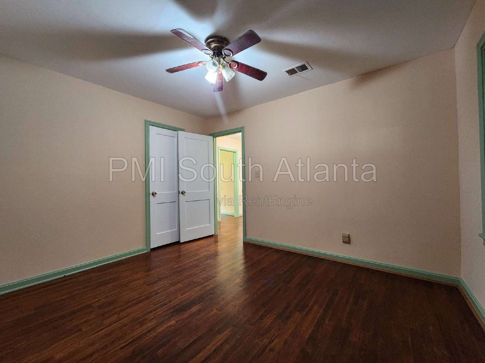 3-Bedroom Atlanta Home for Rent – Hardwood Floors, Huge Backyard & Covered Parking | $1,495/Month property image
