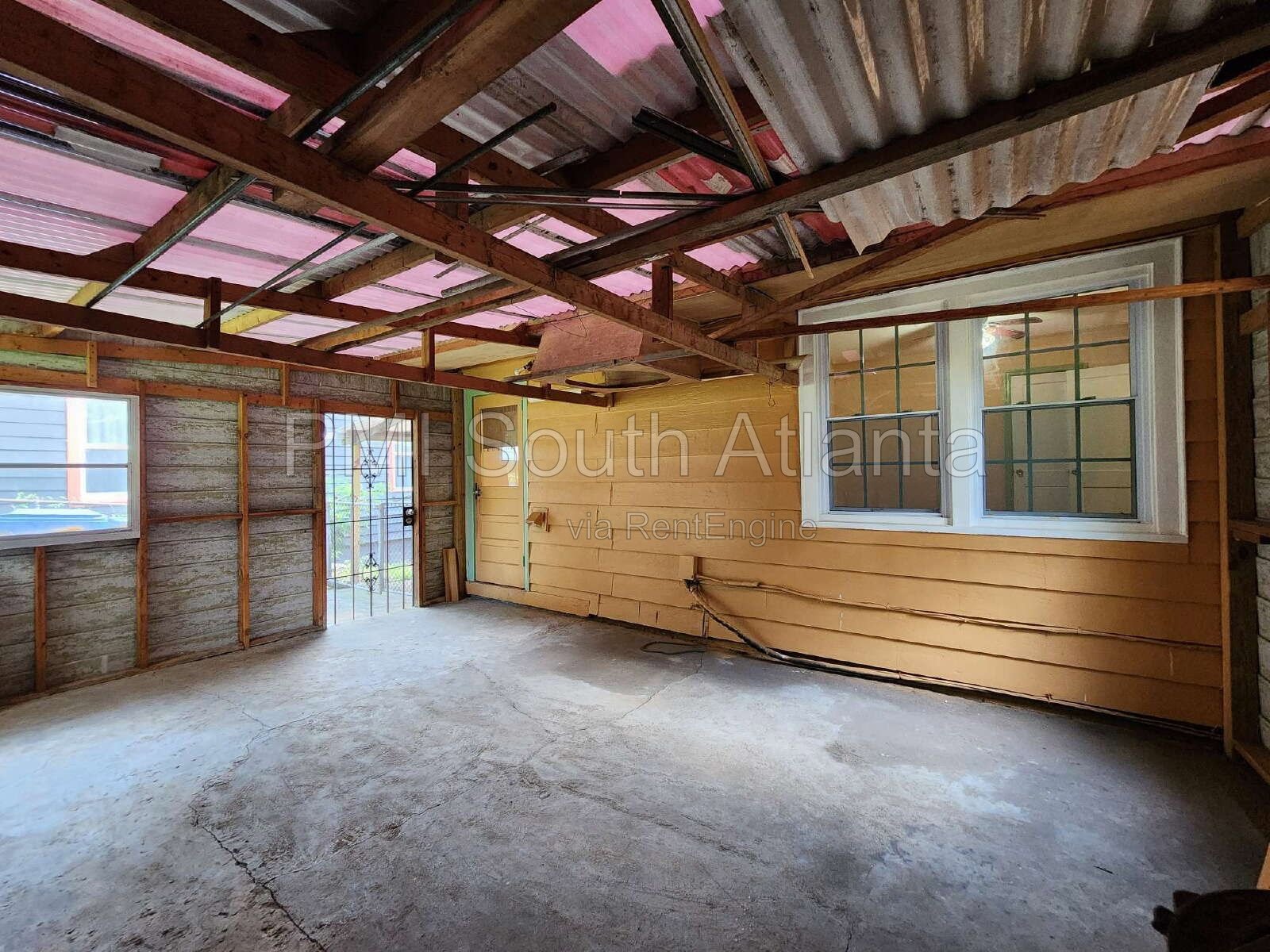 3-Bedroom Atlanta Home for Rent – Hardwood Floors, Huge Backyard & Covered Parking | $1,495/Month property image